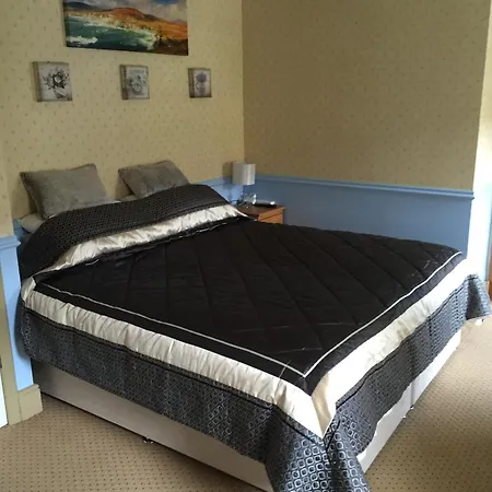 The Glen Farmhouse 4*