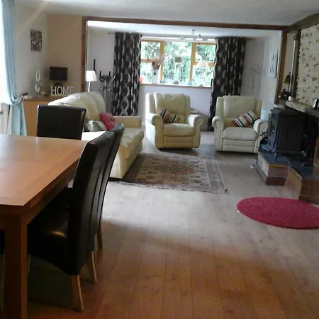 The Glen Farmhouse